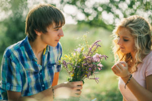 スピリチュアルの観点で考える恋愛の意味とは？波動が重要な要素？