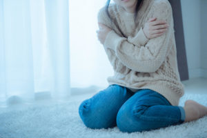 寒気はスピリチュアルではどんなサイン？背中がゾクゾクしたら・・・