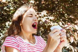 くしゃみや鼻水にはスピリチュアルな意味がある？くしゃみが2、3回続く時や止まらない時は？