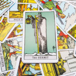 タロットカード「9：隠者(ハーミット)」の意味と解釈【仕事・恋愛】
