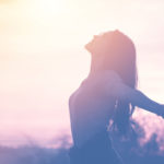 【引き寄せの法則】やり方や効果を解説！恋愛を成就させることはできるのか？