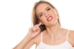 耳がかゆい時やニキビができた時のスピリチュアルな意味やジンクスとは？右耳・左耳それぞれ解説！