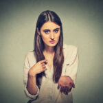 見返りを求めてしまう人の心理や特徴とは？