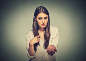 見返りを求めてしまう人の心理や特徴とは？