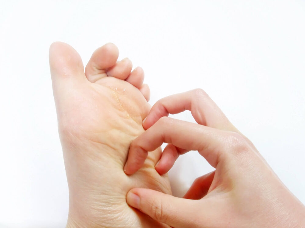 足の裏が痒い時のスピリチュアルな意味やジンクスとは？