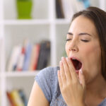 あくびが止まらない時のスピリチュアルな意味とは？