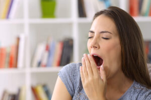 あくびが止まらない時のスピリチュアルな意味とは？