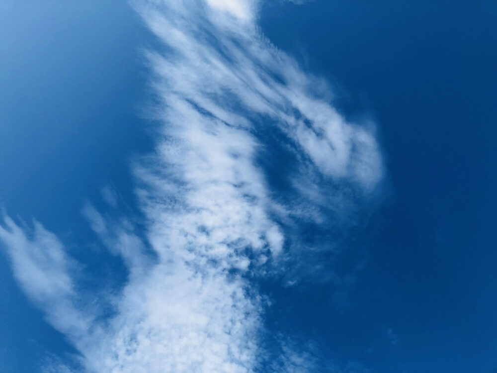 龍雲のスピリチュアルな意味とは?幸運のサイン?龍雲を見たら運気アップする?