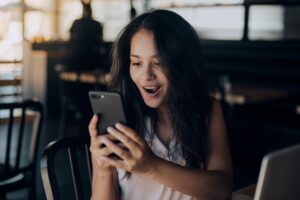 色んな人から連絡がくる時のスピリチュアルな7つの意味とは？