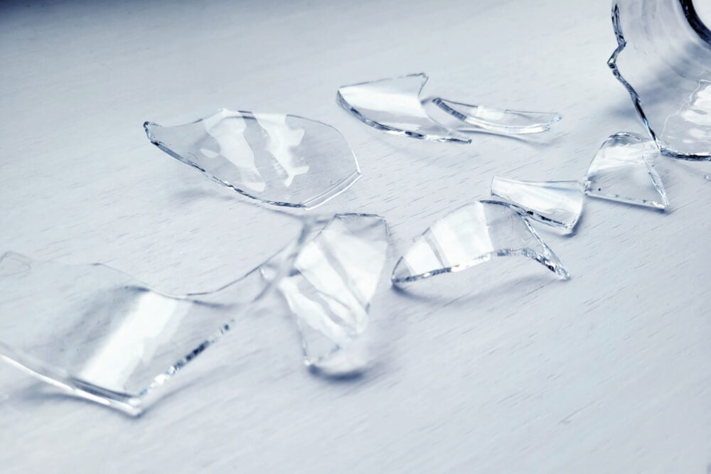 ガラスが割れる時のスピリチュアルな意味とは?