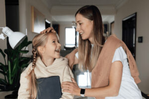 【夢占い】頭を撫でられる夢の意味6選！シチュエーション別にご紹介！